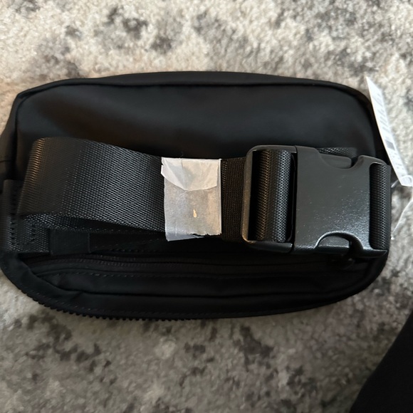 NWT PURE BARRE LULU EVERYWHERE BELT BAGS - Picture 5 of 5